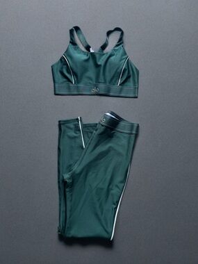 Emerald Green Sports Bra and Leggings Set